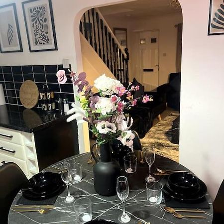 Beautiful House Off-Road Free Parking Villa Farnworth Екстериор снимка