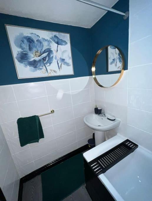 Beautiful House Off-Road Free Parking Villa Farnworth Екстериор снимка