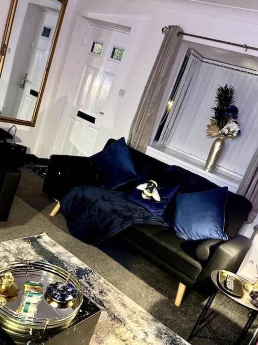 Beautiful House Off-Road Free Parking Villa Farnworth Екстериор снимка