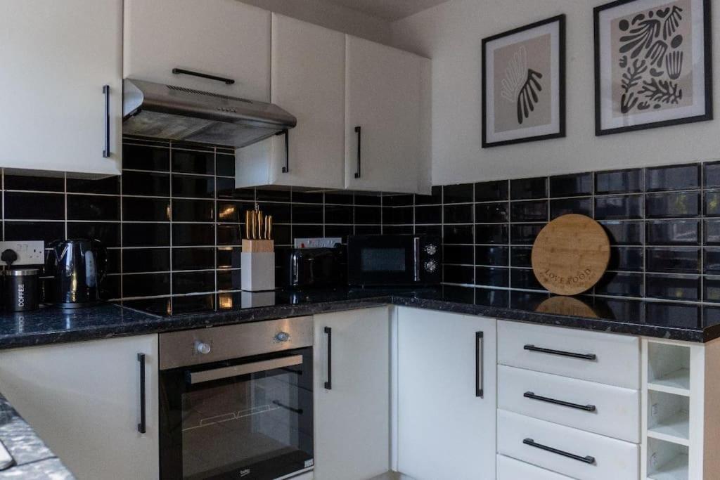 Beautiful House Off-Road Free Parking Villa Farnworth Екстериор снимка