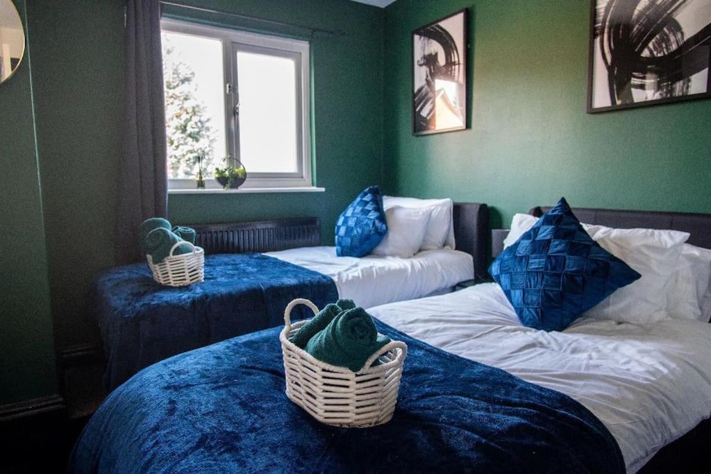 Beautiful House Off-Road Free Parking Villa Farnworth Екстериор снимка